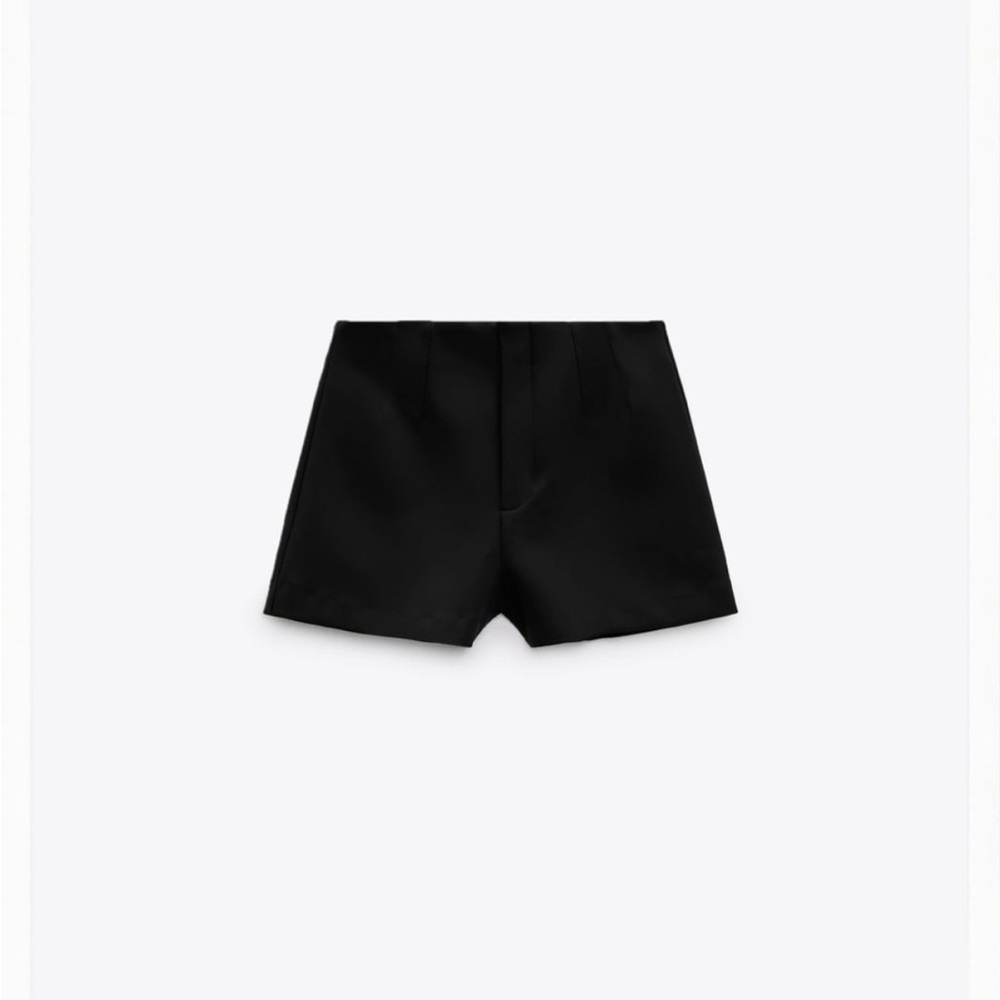 Black Zara shorts
